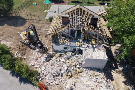 Rušenje hiše Begunje 06 Foto Ljubo Vukelič